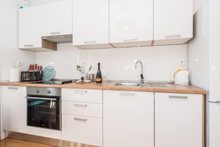 Blue Sky, Modern Sea View Apartment Novalja Bagian luar foto