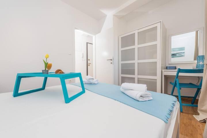 Blue Sky, Modern Sea View Apartment Novalja Bagian luar foto