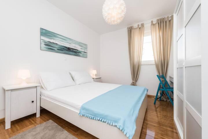 Blue Sky, Modern Sea View Apartment Novalja Bagian luar foto
