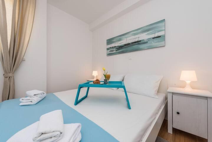 Blue Sky, Modern Sea View Apartment Novalja Bagian luar foto