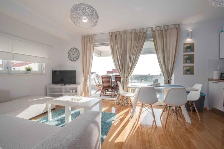 Blue Sky, Modern Sea View Apartment Novalja Bagian luar foto