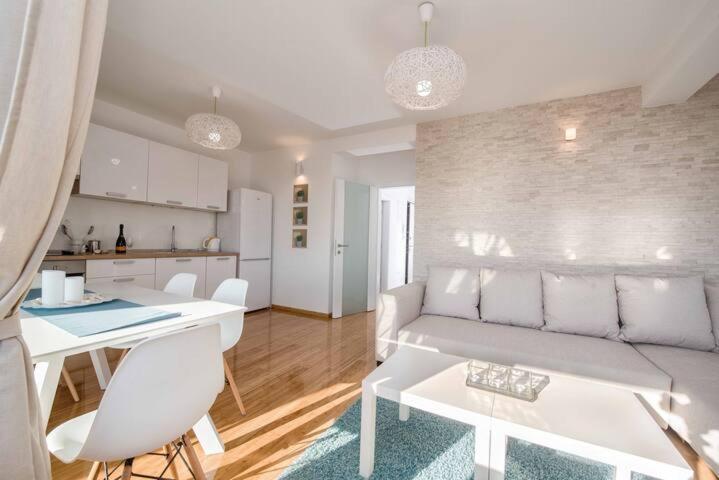 Blue Sky, Modern Sea View Apartment Novalja Bagian luar foto