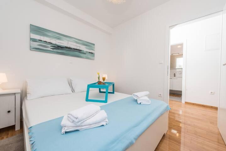 Blue Sky, Modern Sea View Apartment Novalja Bagian luar foto